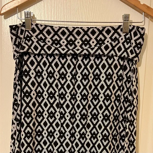 Black and White print Maxi Skirt - Picture 5 of 6